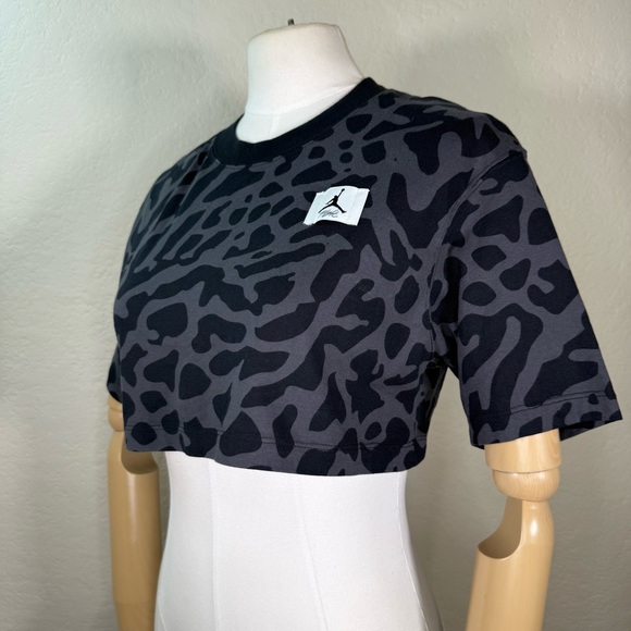 Nike Jordan Jumpman Graphic Cropped GFX Short Sleeve Tee T-Shirt Top Small EUC - Picture 10 of 16